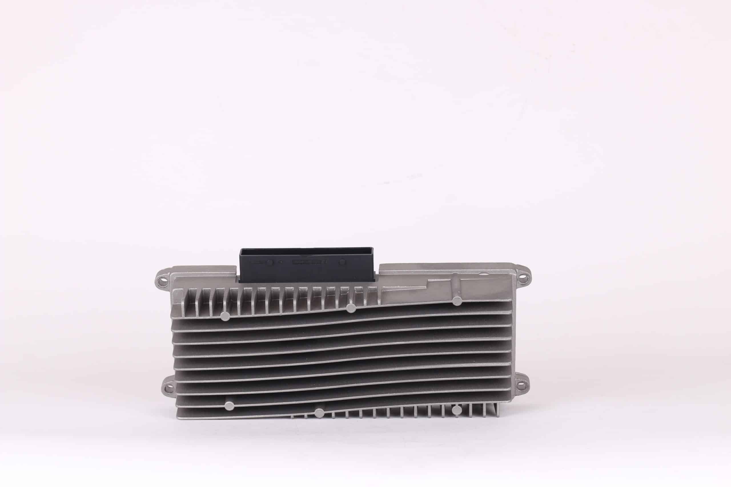 Amplificateur CAN-Verstärker Q5 - 6 canaux | 8R0 035 223 H (1)